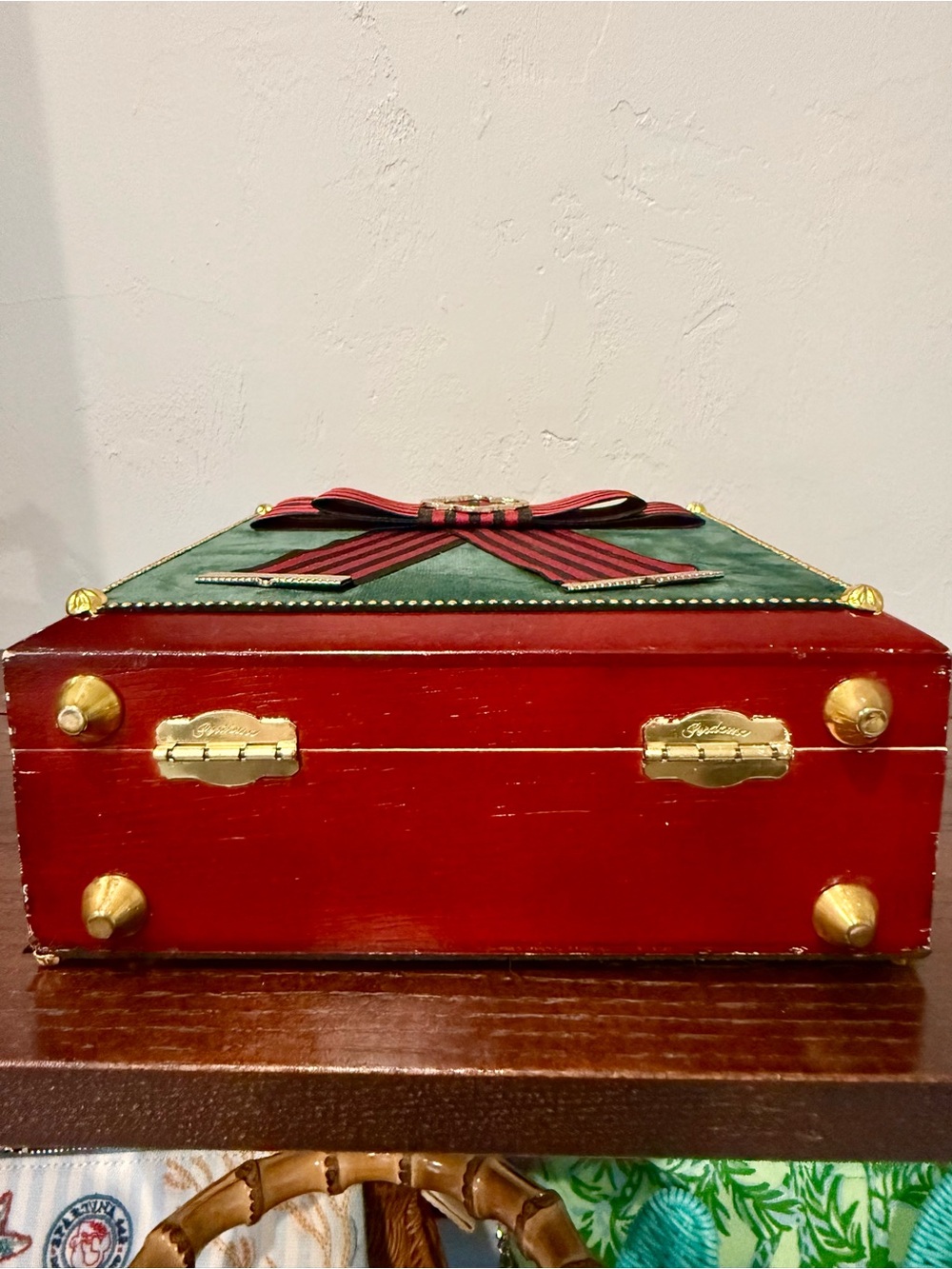Designer Darling and Company Leighton Green and Red Cigar Box Bag - Picture 5 of 7